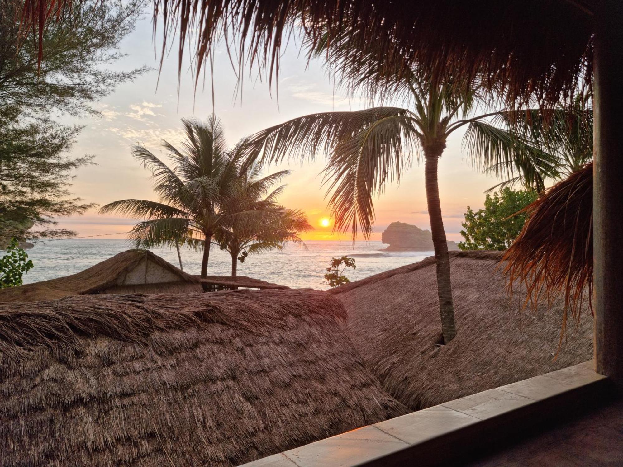 Istana Ombak Eco Resort Pacitan Dış mekan fotoğraf