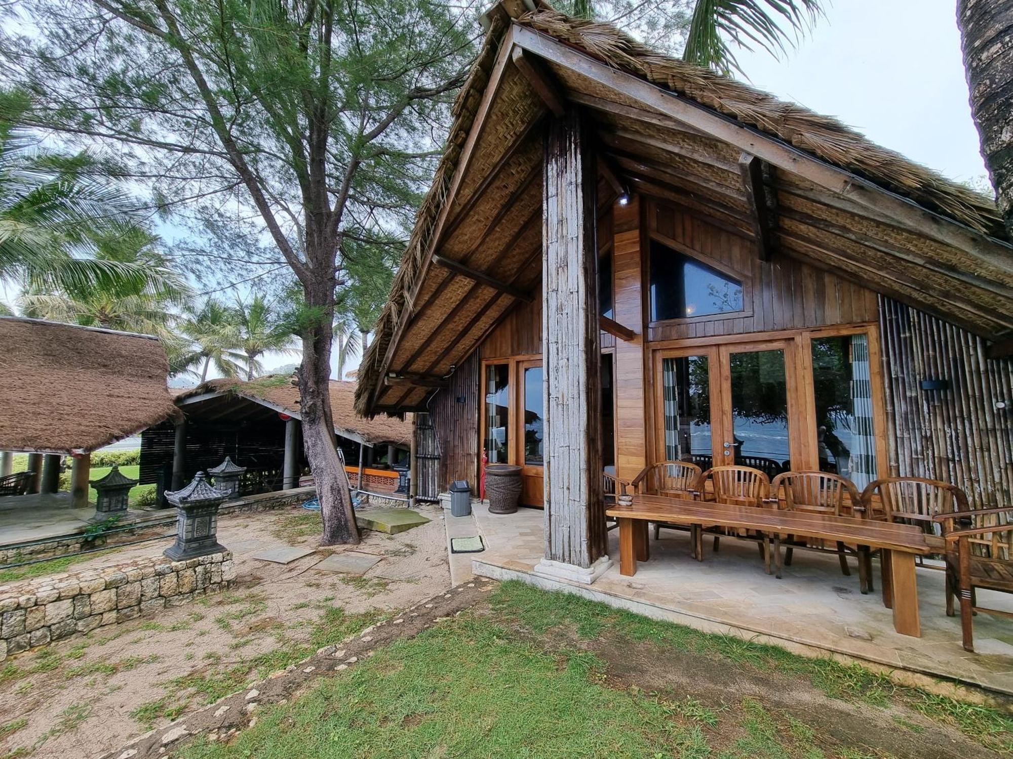 Istana Ombak Eco Resort Pacitan Dış mekan fotoğraf