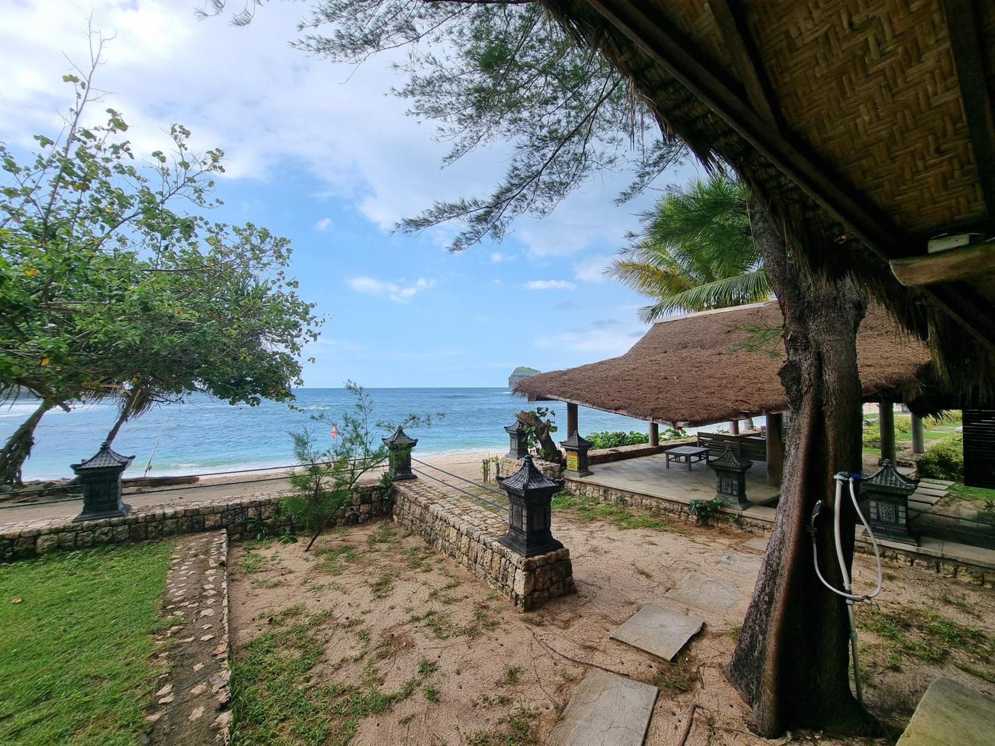 Istana Ombak Eco Resort Pacitan Dış mekan fotoğraf