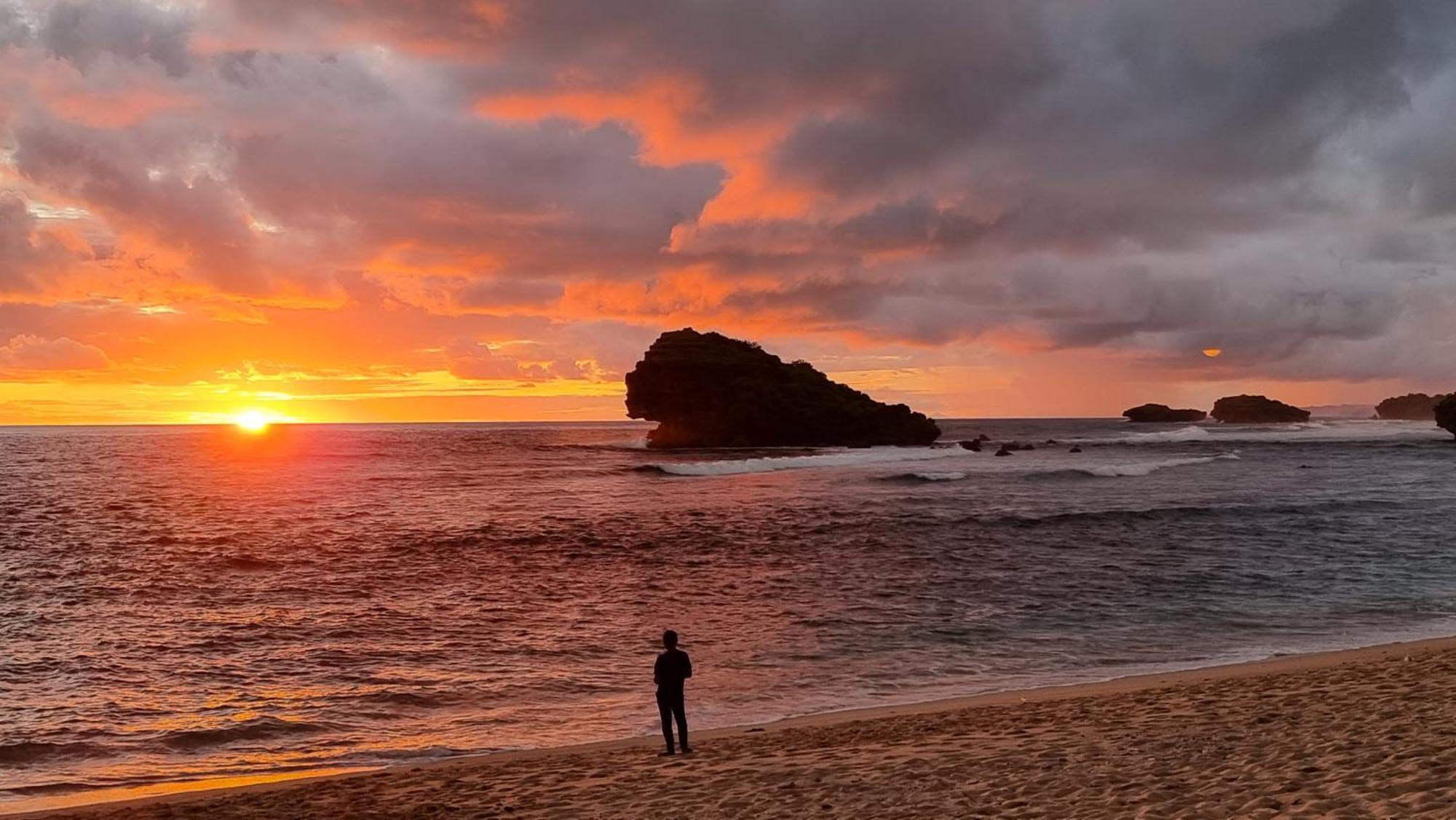 Istana Ombak Eco Resort Pacitan Dış mekan fotoğraf