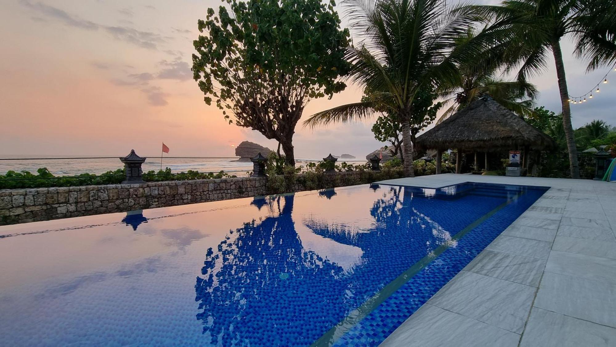 Istana Ombak Eco Resort Pacitan Dış mekan fotoğraf