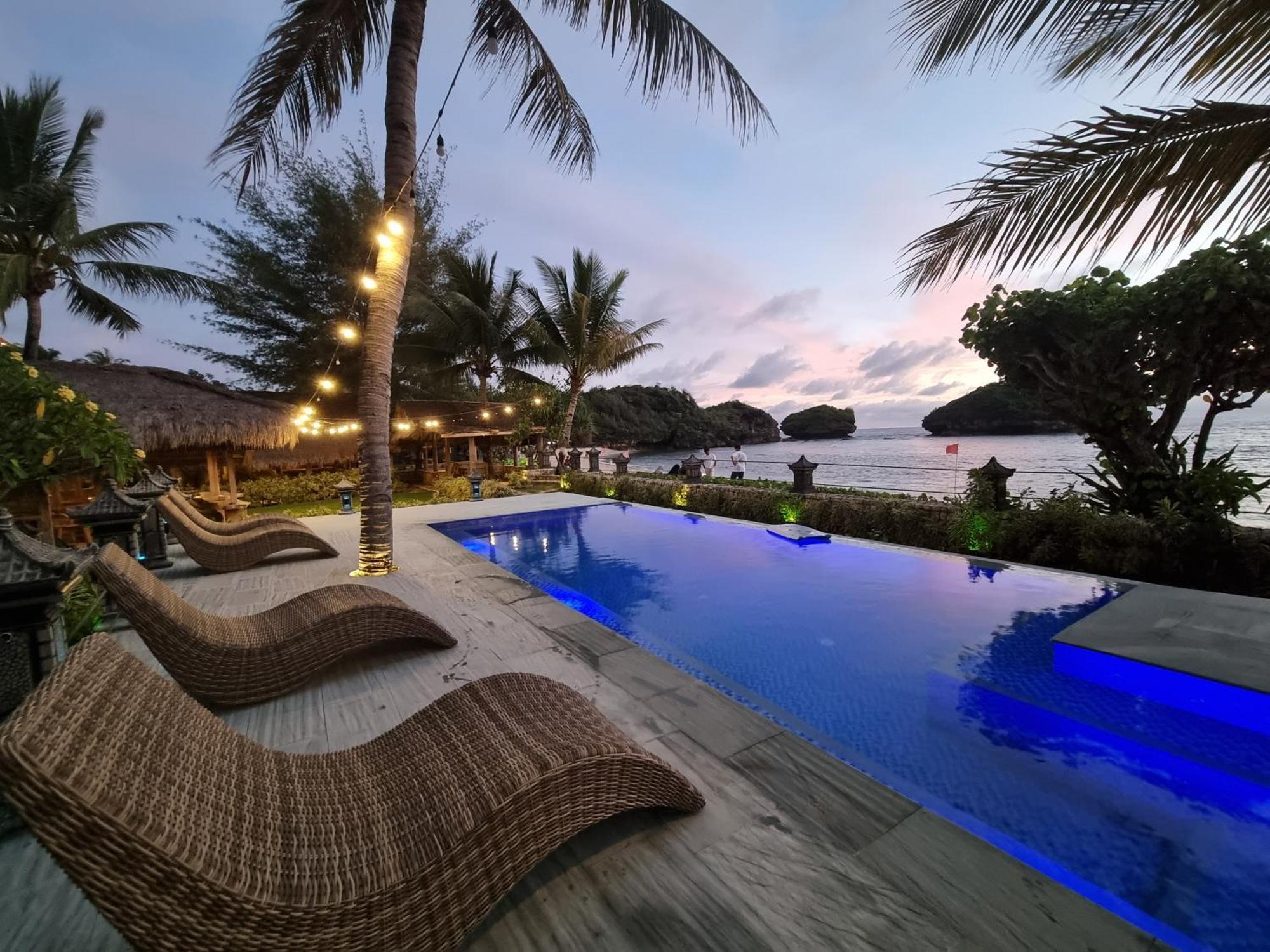 Istana Ombak Eco Resort Pacitan Dış mekan fotoğraf