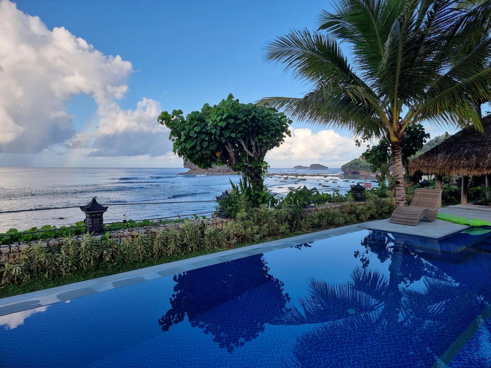 Istana Ombak Eco Resort Pacitan Dış mekan fotoğraf