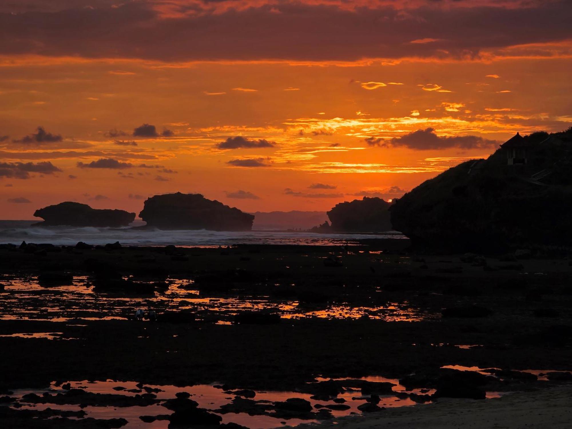 Istana Ombak Eco Resort Pacitan Dış mekan fotoğraf